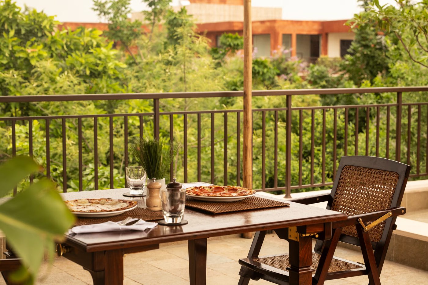 Balcony breakfast – Vojara Resort Ranthambore